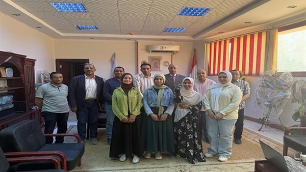 جامعة سوهاج تستعرض 10 مشروعات ذكية تدعم الطاقة النظيفة    