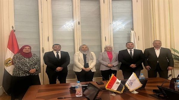 جامعة عين شمس تدعم محو الأمية بخطط تطوير جديدة    