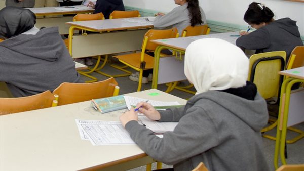 امتحانات الشهادة الإعدادية    
