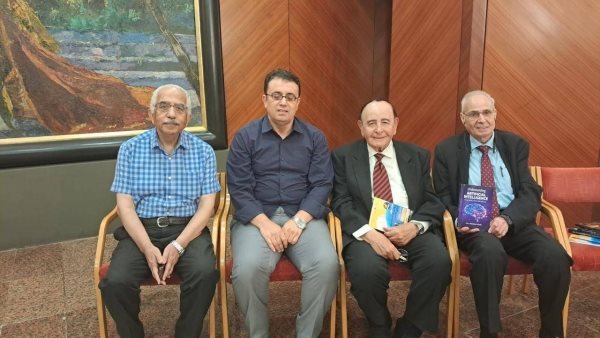 خبراء التكنولوجيا    